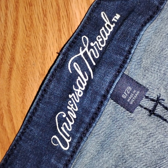 Universal Thread Shorts - Picture 3 of 4